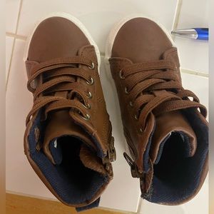Size 5 toddler Cat & Jack boys shoes